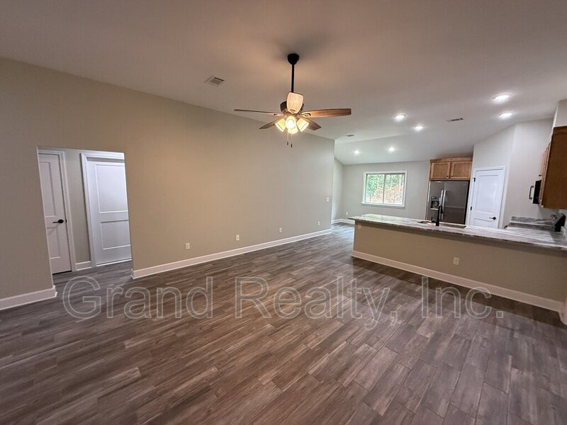 Modern 3 Bedroom Home in Pace FL – Never Been Lived In! property image