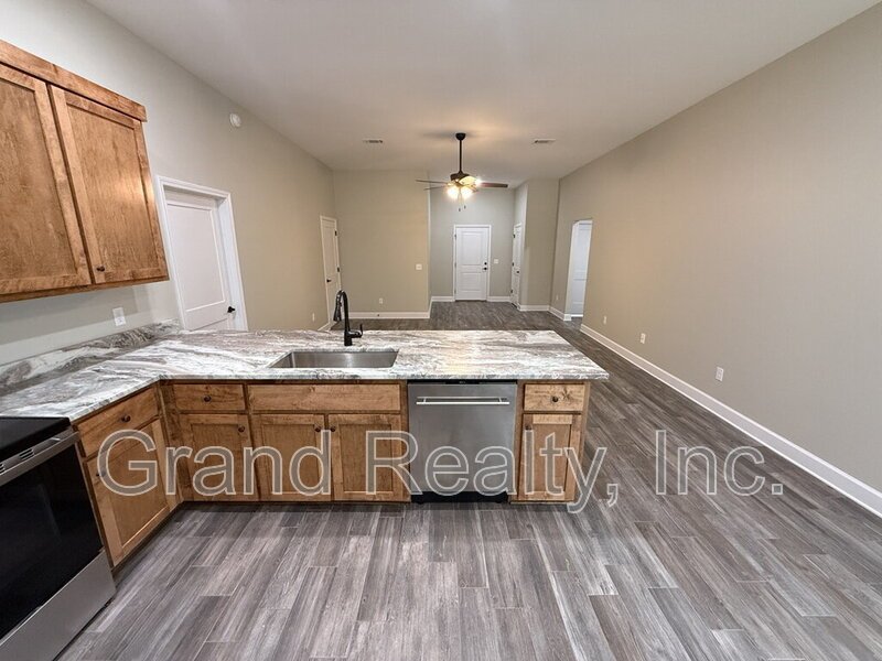 Modern 3 Bedroom Home in Pace FL – Never Been Lived In! property image