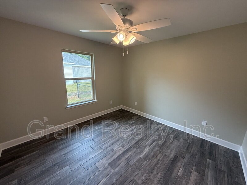 Modern 3 Bedroom Home in Pace FL – Never Been Lived In! property image