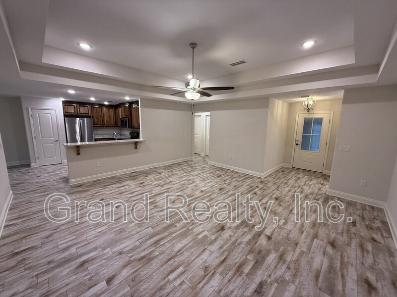 Beautiful 3-Bed Milton Retreat Featuring Granite Counters, Large Backyard, and a Screened In Porch! property image