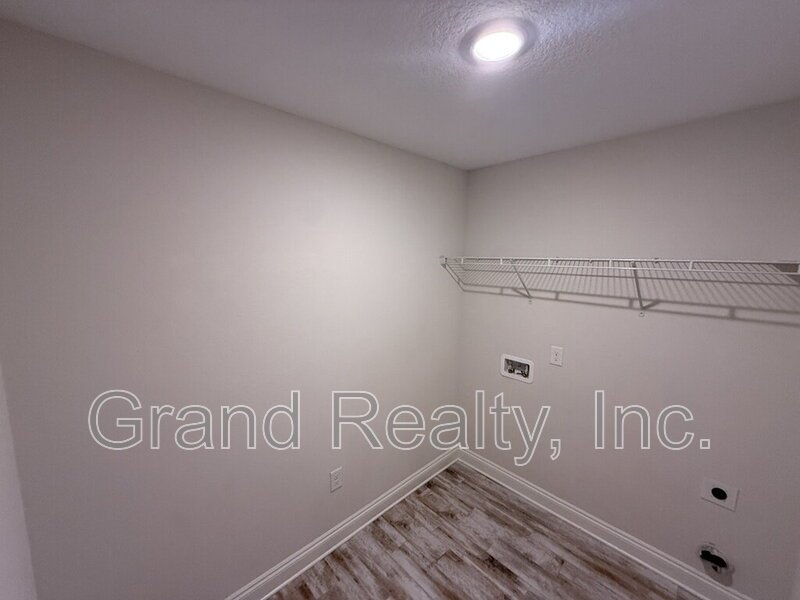 Beautiful 3-Bed Milton Retreat Featuring Granite Counters, Large Backyard, and a Screened In Porch! property image