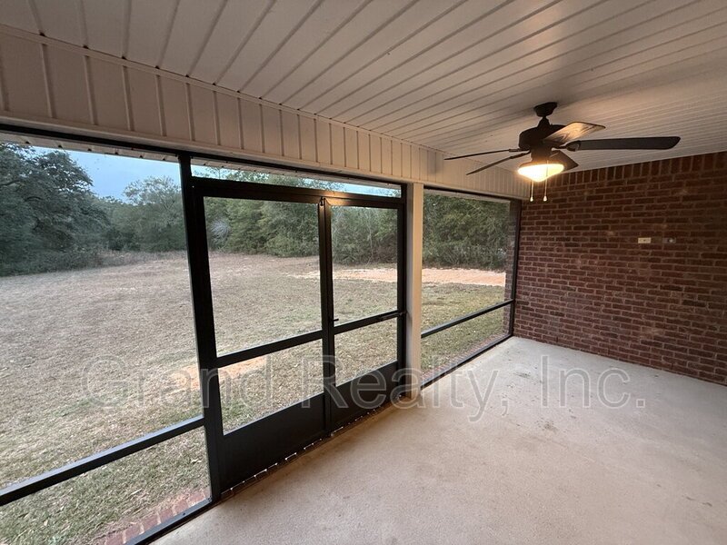 Beautiful 3-Bed Milton Retreat Featuring Granite Counters, Large Backyard, and a Screened In Porch! property image