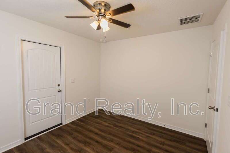 Newer Milton 2 Bed, 2 Bath Rental | Includes Water, Trash & Lawncare! | Photos & Virtual Tour from Similar Unit. property image