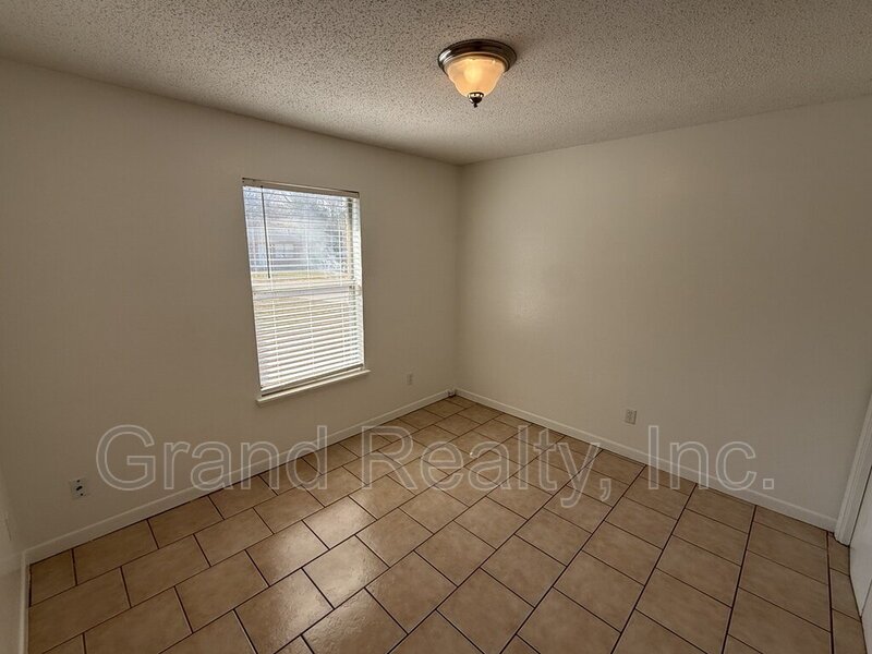 *Water & Lawncare Included!* Brand NEW HVAC & Water Heater! 2-Bed Oasis in Pace at 4148 Charles Circle! property image