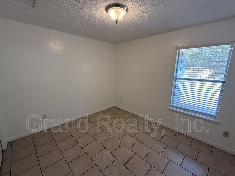 *Water & Lawncare Included!* Brand NEW HVAC & Water Heater! 2-Bed Oasis in Pace at 4148 Charles Circle! property image