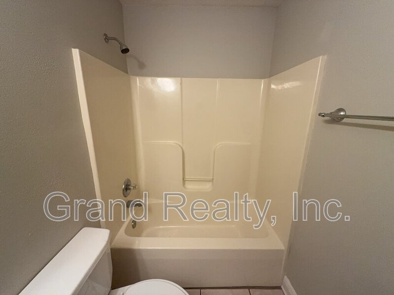 Cute 2-Bedroom, 2-Bath Duplex at 6901 Ella St, Bagdad, FL 32583 - Your Perfect Rental Home Awaits! *Lawncare included!* property image