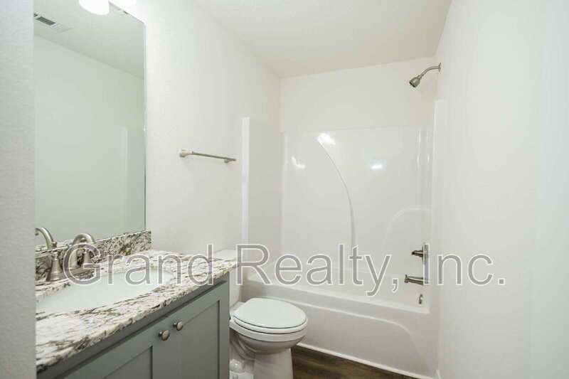 Newer 2 Bedroom, 2 Bathroom Rental in Milton With Water, Trash, & Lawncare Included! Photos & Virtual Tour from Similar Unit. property image