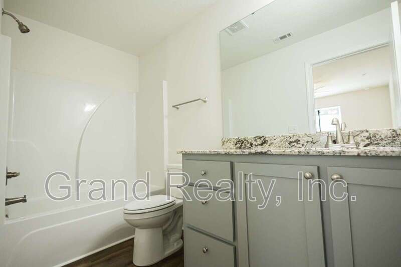 Newer 2 Bedroom, 2 Bathroom Rental in Milton With Water, Trash, & Lawncare Included! Photos & Virtual Tour from Similar Unit. property image