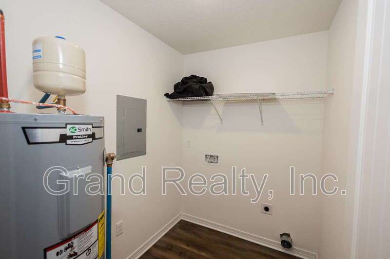 Newer 2 Bedroom, 2 Bathroom Rental in Milton With Water, Trash, & Lawncare Included! Photos & Virtual Tour from Similar Unit. property image