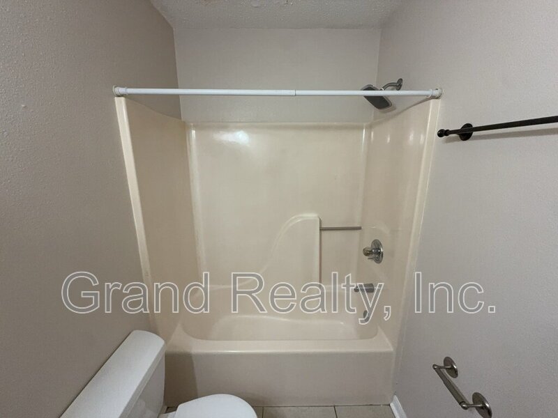 Move-In Ready 2 Bed, 2 Bath Condo with Screened Porch on West Michigan Avenue! property image