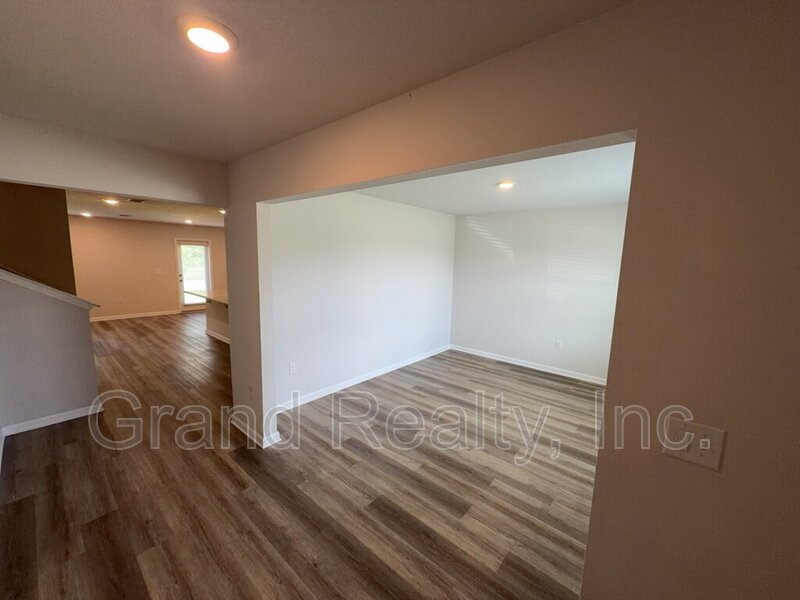 Expansive 5-Bed, 3-Bath Family Home in Pace, FL – 2,556 Sq Ft | 5431 Peach Drive! property image