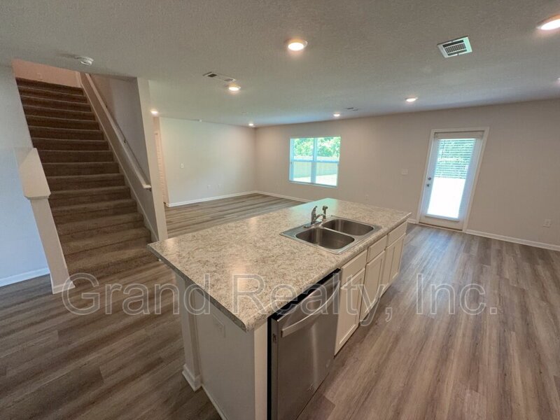 Expansive 5-Bed, 3-Bath Family Home in Pace, FL – 2,556 Sq Ft | 5431 Peach Drive! property image