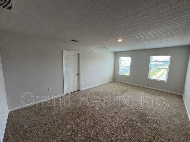 Expansive 5-Bed, 3-Bath Family Home in Pace, FL – 2,556 Sq Ft | 5431 Peach Drive! property image