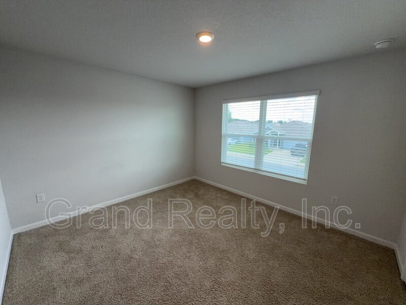 Expansive 5-Bed, 3-Bath Family Home in Pace, FL – 2,556 Sq Ft | 5431 Peach Drive! property image