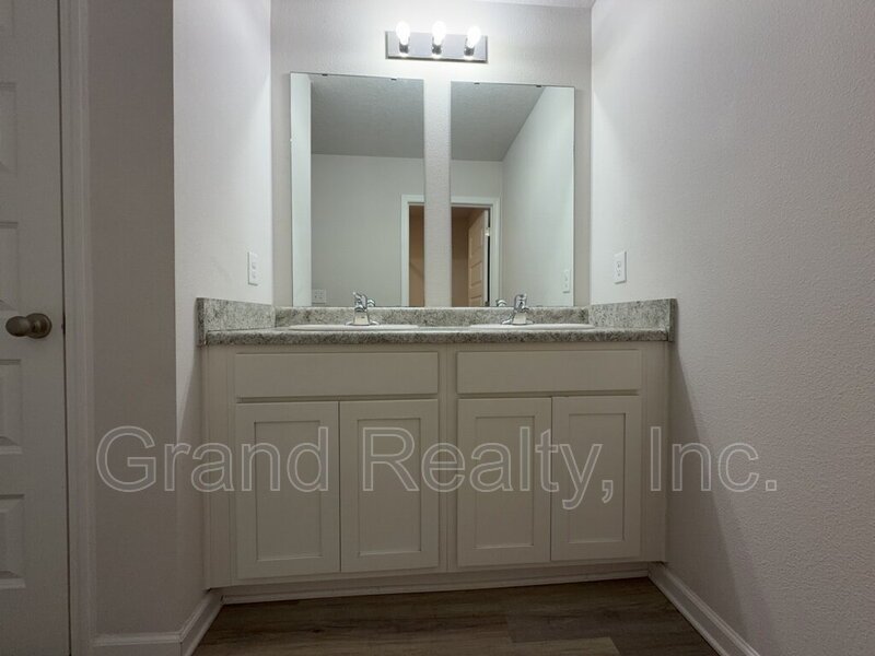Expansive 5-Bed, 3-Bath Family Home in Pace, FL – 2,556 Sq Ft | 5431 Peach Drive! property image