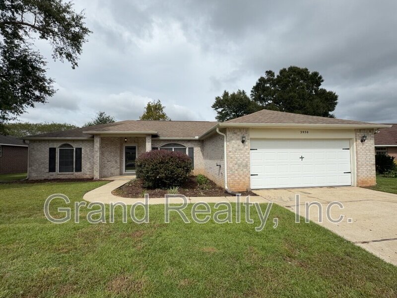 Spacious 3-Bedroom, 2-Bath Home in North Harbor Subdivision in Pace FL! property image