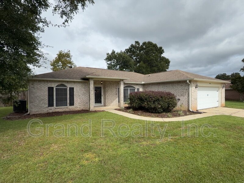 Spacious 3-Bedroom, 2-Bath Home in North Harbor Subdivision in Pace FL! property image
