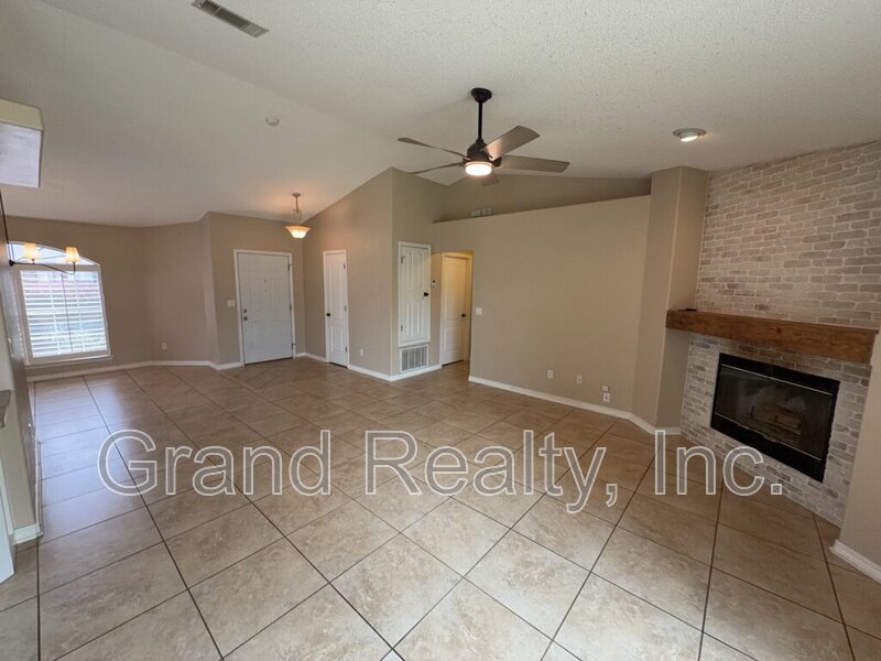 Spacious 3-Bedroom, 2-Bath Home in North Harbor Subdivision in Pace FL! property image