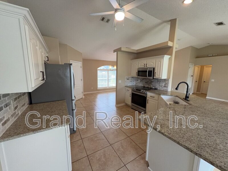 Spacious 3-Bedroom, 2-Bath Home in North Harbor Subdivision in Pace FL! property image