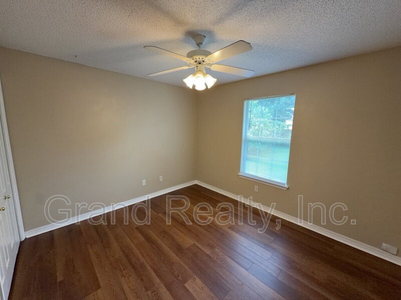 Spacious 3-Bedroom, 2-Bath Home in North Harbor Subdivision in Pace FL! property image